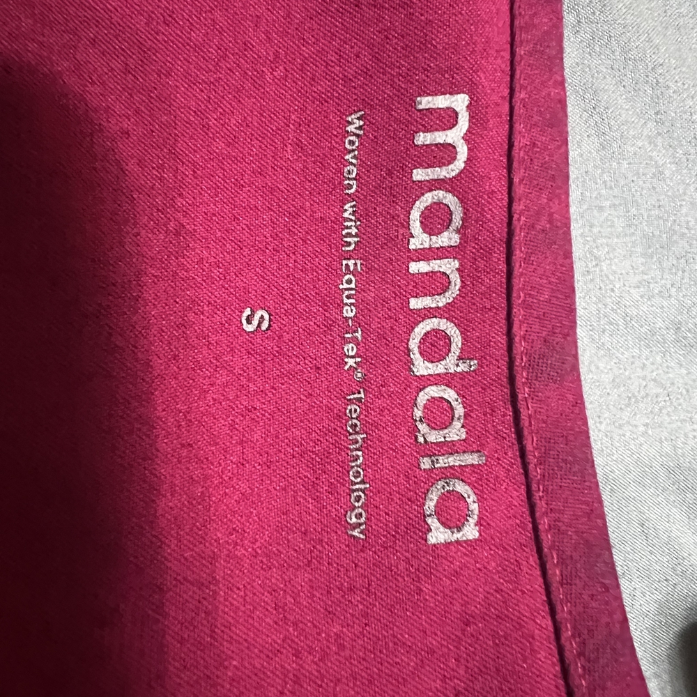 Mandala Scrub SET in Deep Raspberry - Picture 3 of 4